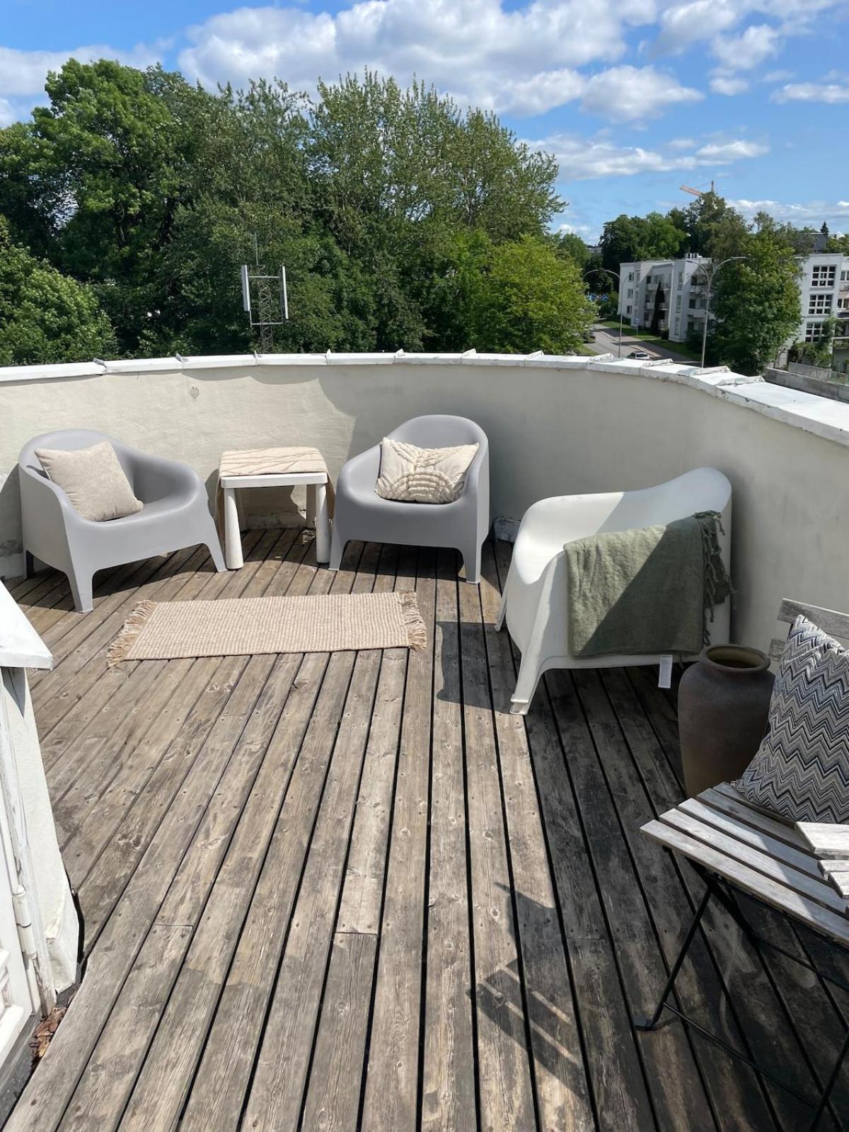 Apartamento - Center - Spacious Floor With Big Private Balcony *