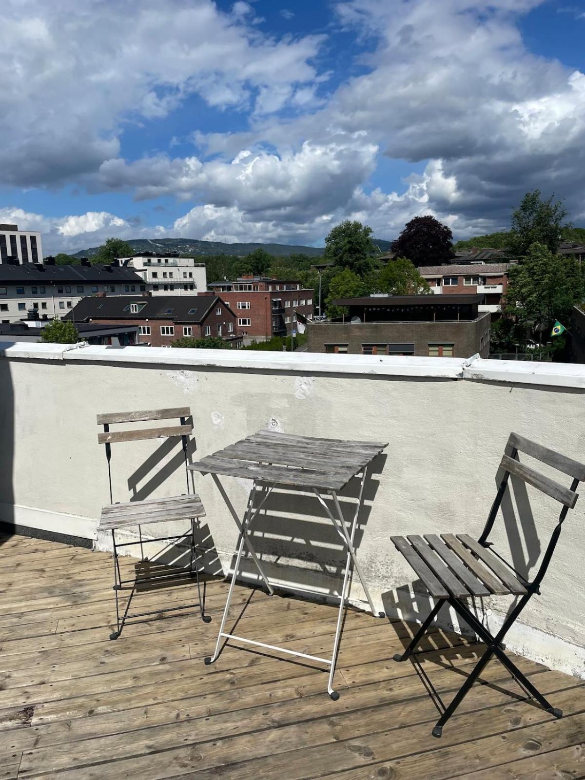 - Center - Spacious Floor With Big Private Balcony Apartamento Oslo